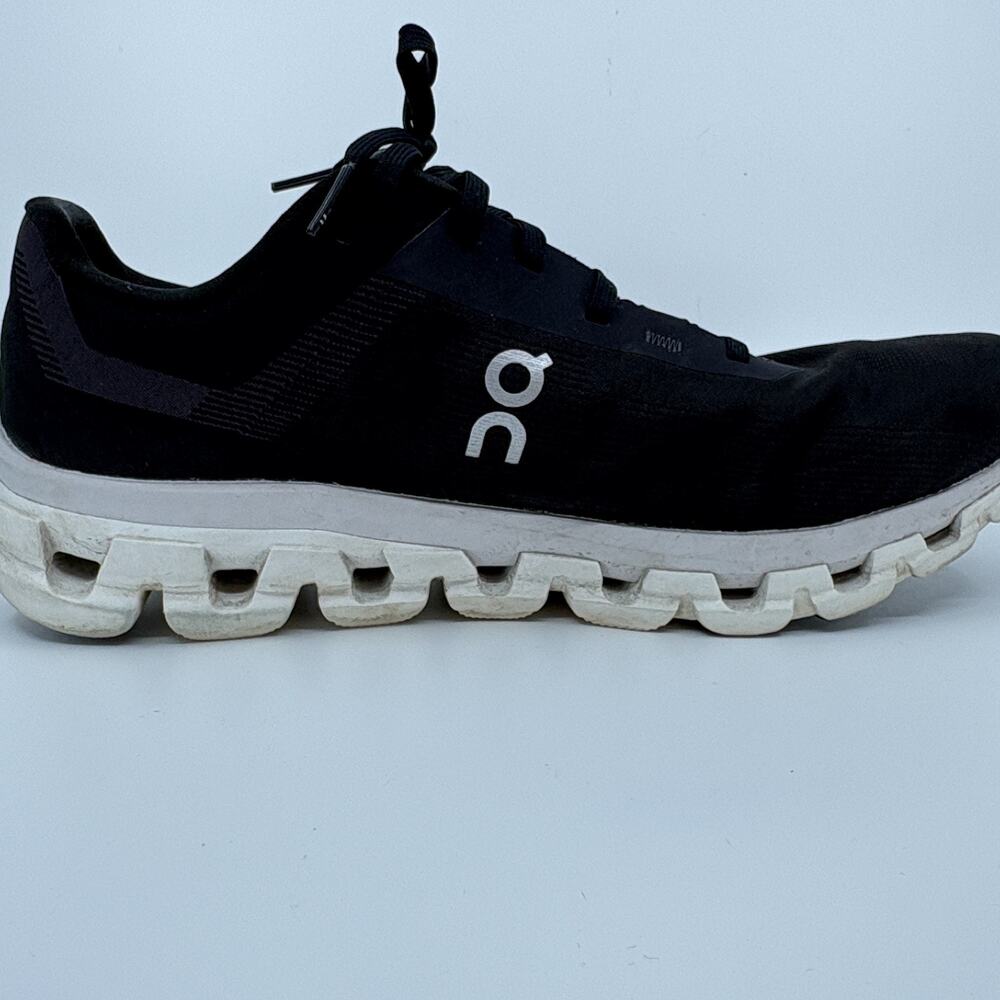On Cloud Men Running Shoes Black White Swiss Engineering Sneakers US 11 Used - Picture 16 of 16
